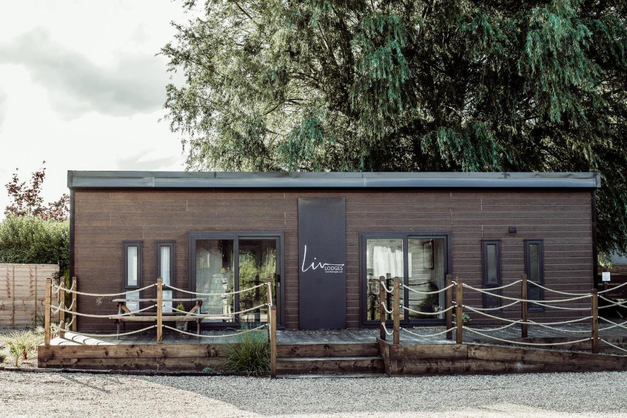 Black Bull Retreat, Barmston With Private Hot Tubs Driffield Exterior foto