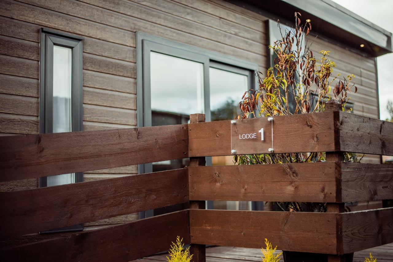 Black Bull Retreat, Barmston With Private Hot Tubs Driffield Exterior foto