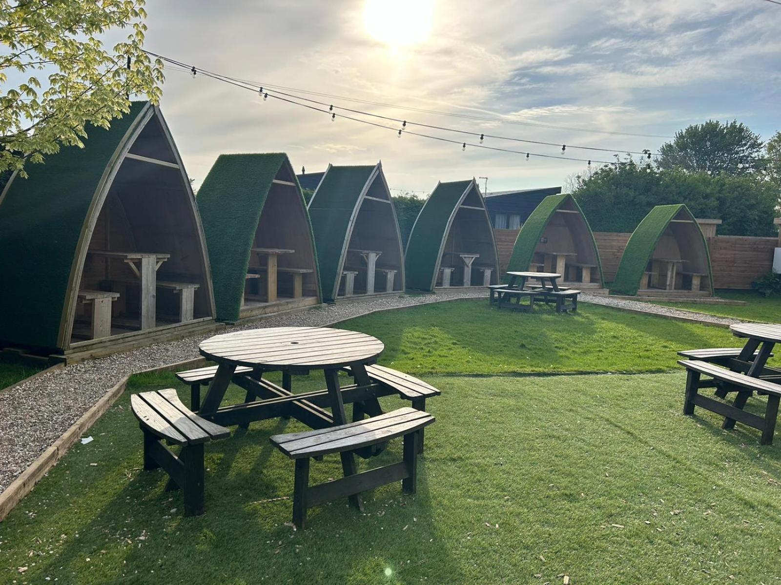Black Bull Retreat, Barmston With Private Hot Tubs Driffield Exterior foto