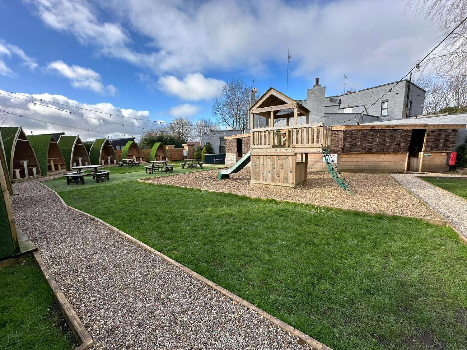 Black Bull Retreat, Barmston With Private Hot Tubs Driffield Exterior foto